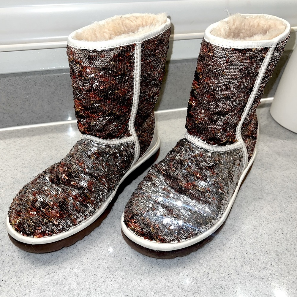 ✨ UGG | Brown & Silver Sequin Fur-Lined Boots Size 8 | Good Condition - Picture 10 of 12